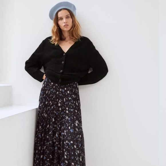 Aritzia cashmere cardigan - Picture 5 of 7